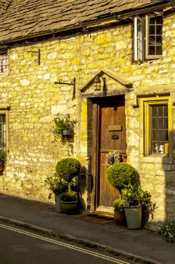 şık bir Konut Binası, ilginç bir facad girişine