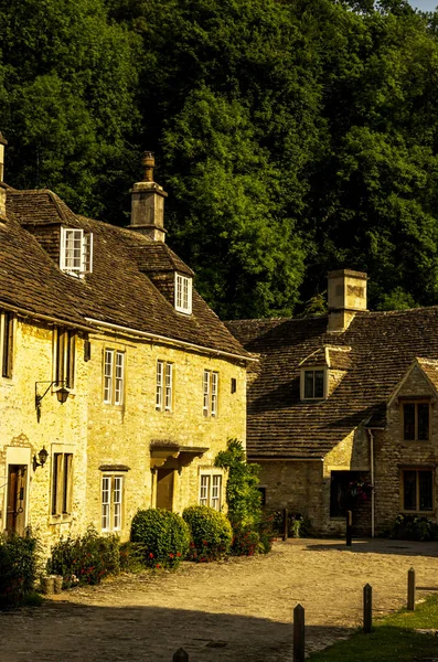 Eski İngiliz kasabası ve güzel tarihi binalar, eski street, h