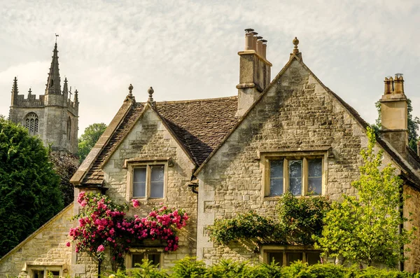 Eski İngiliz kasabası ve güzel tarihi binalar, eski street, h
