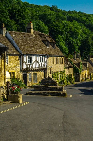 Eski İngiliz kasabası ve güzel tarihi binalar, eski street, h