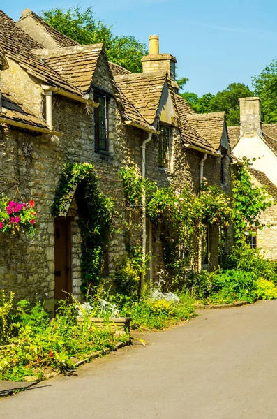 Eski İngiliz kasabası ve güzel tarihi binalar, eski street, h