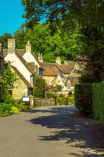 Eski İngiliz kasabası ve güzel tarihi binalar, eski street, h