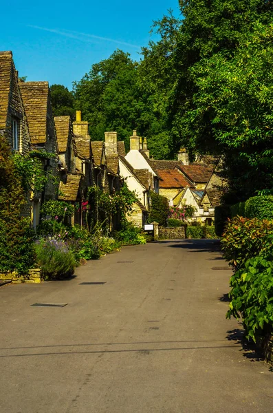 Eski İngiliz kasabası ve güzel tarihi binalar, eski street, h