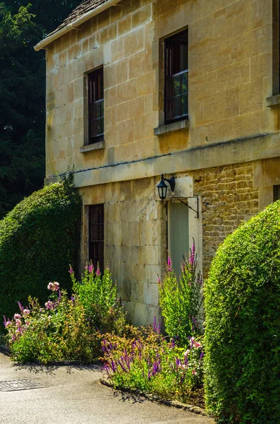 Eski İngiliz kasabası ve güzel tarihi binalar, eski street, h