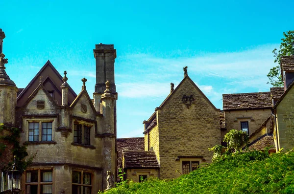 Tarihi kale, karakteristik turr stilize eski bina