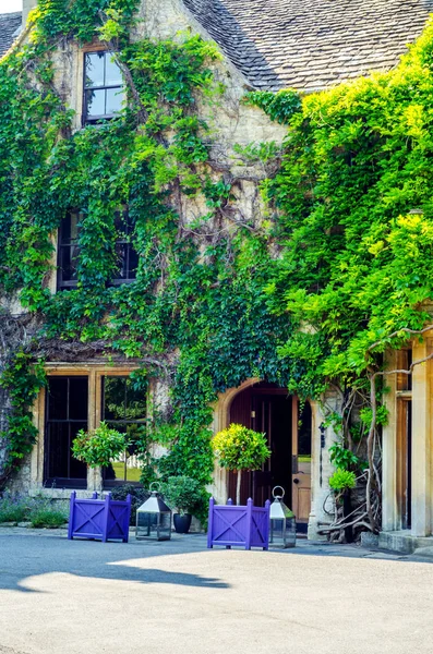 Tarihi kale, karakteristik turr stilize eski bina