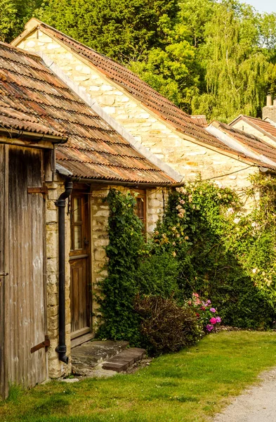 Vecchia città inglese e bellissimi edifici storici, vecchia strada, h — Foto Stock