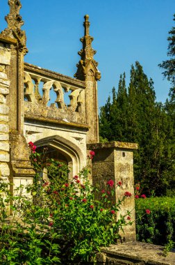 Tarihi kale, karakteristik turr stilize eski bina