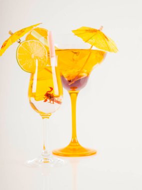 Renkli kokteyl Akrep, renkli şemsiye, IC ile dekore edilmiş