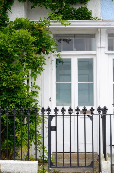 şık bir Konut Binası, ilginç bir facad girişine