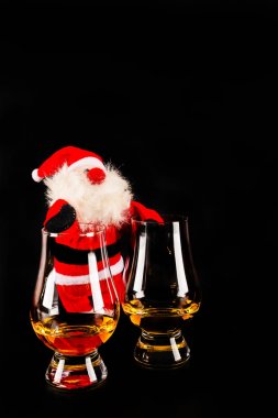 Noel Baba Noel simge tek malt viski camlı 