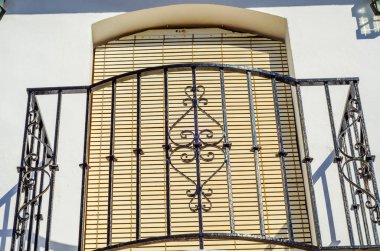 Şık balkon korkuluk, bir metal katı mimari elemen