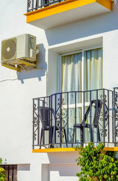 Şık balkon korkuluk, bir metal katı mimari elemen