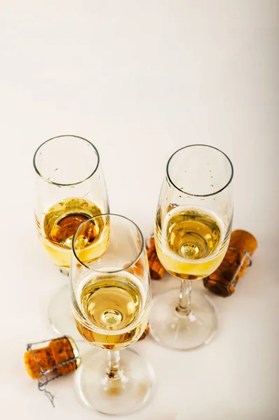 Luxuriöser Champagner im Glas, festliche Art und Weise der Feier eines neuen — Stockfoto
