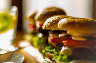 et, sebze, peynir ve diğer soslar, b ile Mini hamburger