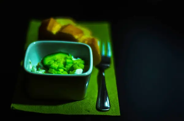 Serie di spuntini con formaggio bianco e cetriolo, ravanello, fungo , — Foto Stock