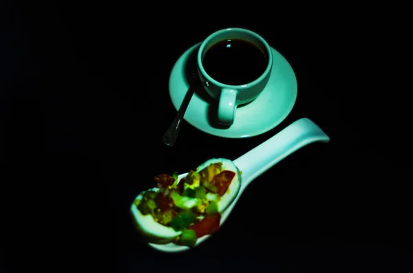 Café negro con queso blanco y champiñones, saludable y sabroso s — Foto de Stock