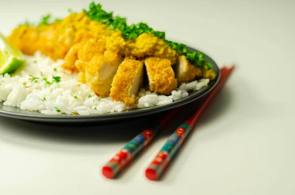 Pollo Crujiente Animado Con Una Aromática Salsa Curry Katsu Arroz — Foto de Stock