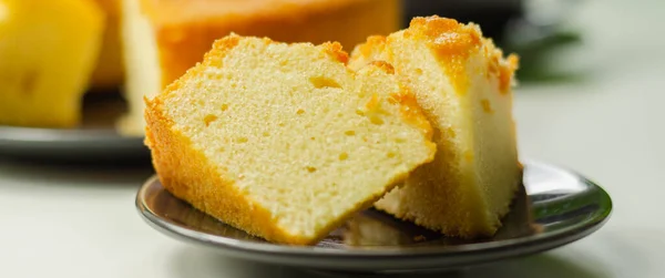 Gedeelte Van Madeira Ringbrood Cake Geserveerd Een Klein Bord Traditionele — Stockfoto