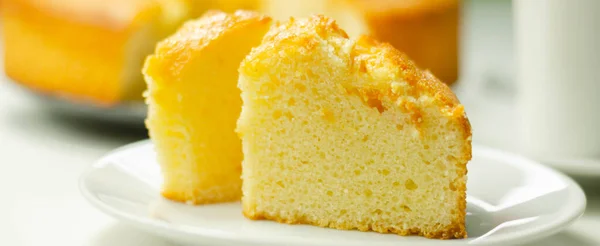 Gedeelte Van Madeira Ringbrood Cake Geserveerd Een Klein Bord Traditionele — Stockfoto