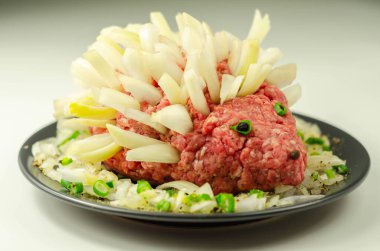 Geleneksel Alman yemeği Mettigel
