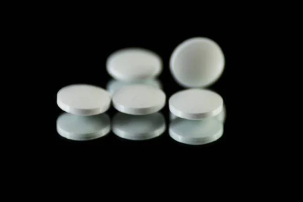 Scattered Tablets Black Background Pills Reflected Mirror Medicine — Stock Photo, Image