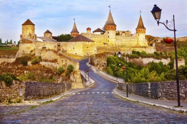 Castle dağlarda. Kale. Kamenetz-Podolsky, Ukrayna, Doğu Avrupa.