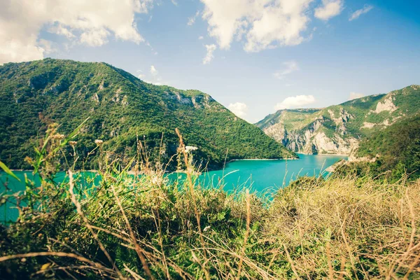 Piva Canyon in Montenegro - nature travel background. Canyon in Pluzine — Stock Photo, Image