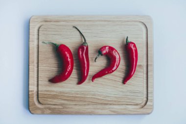 kesme tahtası üzerinde taze sebze ile mutfak arka plan