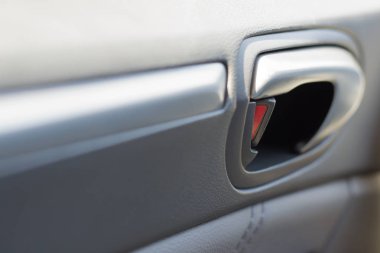 Araç kapıyı kilitli deri kaplama ile