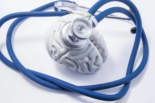 Form des menschlichen Gehirns als Organ, das Kopf des Stethoskops ist. Bild für Schutz, Forschung, Diagnose und Behandlung des Gehirns vor neurologischen Erkrankungen wie Schlaganfall, Verletzung, Trauma, Krebs, Tumor usw. — Stockfoto
