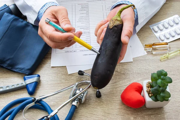 Doctor Nutritionist Consultation Held His Hand Shows Patient Eggplant Aubergine — Stock Photo, Image