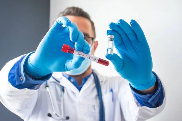 Medical Practice Doctor Holding One Hand Laboratory Test Tube Blood — Stock Photo, Image