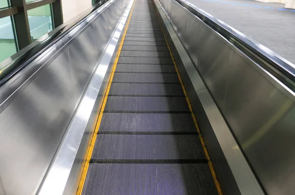 Walkway moving at airport — Stock Photo, Image