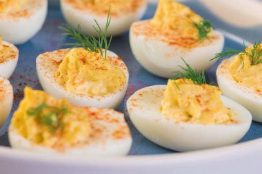 Baharatlı ve acılı eggson plaka