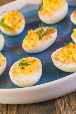Baharatlı ve acılı eggson plaka