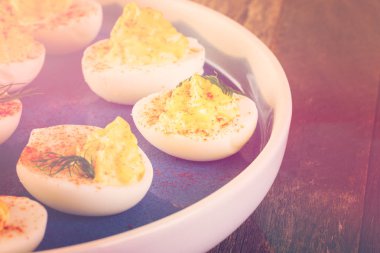 Baharatlı ve acılı eggson plaka