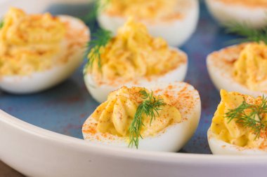 Baharatlı ve acılı eggson plaka