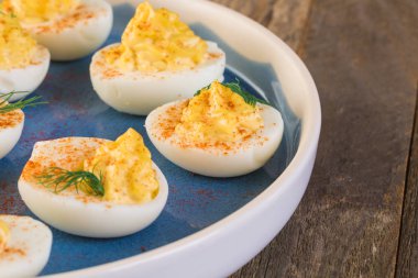 Baharatlı ve acılı eggson plaka