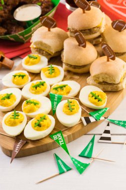 Futbol maçı izlemek için aperatifler