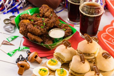 Futbol maçı izlemek için aperatifler