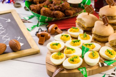 Futbol maçı izlemek için aperatifler