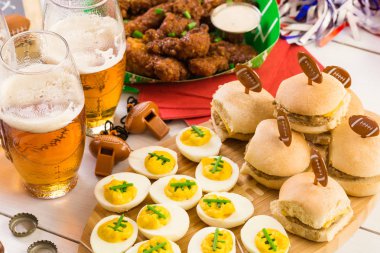 Futbol maçı izlemek için aperatifler