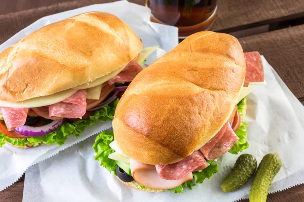 Sub Sandwiches mit Cola — Stockfoto