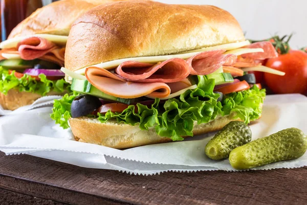 Суб бутерброди з колою — стокове фото