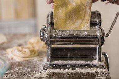 Ev yapımı makarna hazırlama 