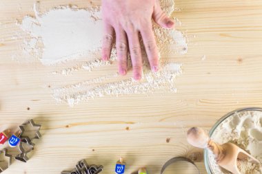 Ev yapımı Hanukkah kurabiye yapma.