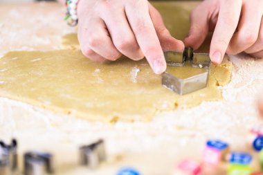 Hanuka çerezleri yapmak