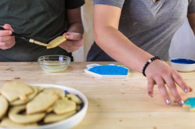 Hanuka çerezleri yapmak