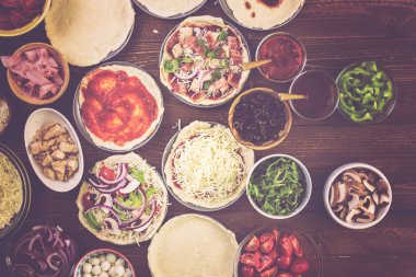 Küçük pizza hazırlama